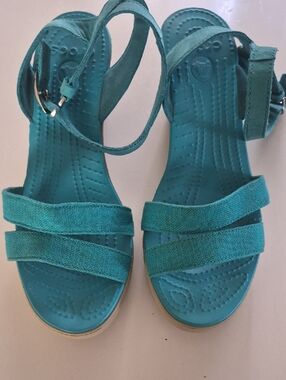 Women’s Crocs Teal Ankle-Strap Sandals - Comfortable Summer Style